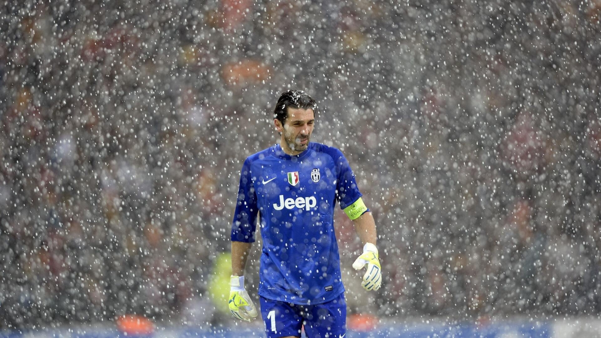 基层足球教练专业能力不足，作为足球教练应该具备什么素养